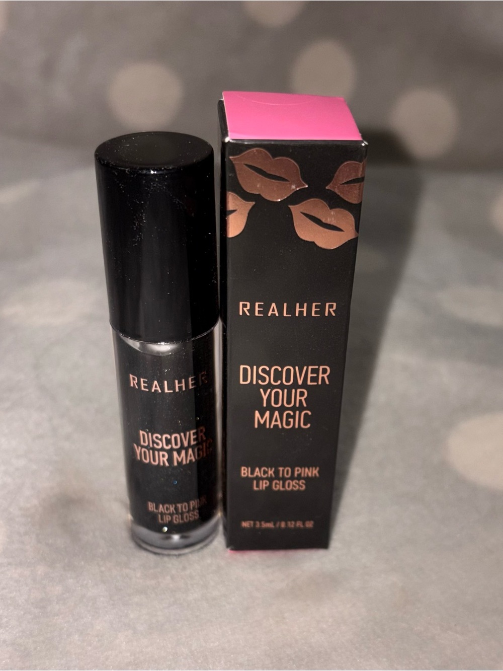 REALHER Discover Your Magic Black-to-Pink Lip Gloss - Adjusts to Your PH - NEW